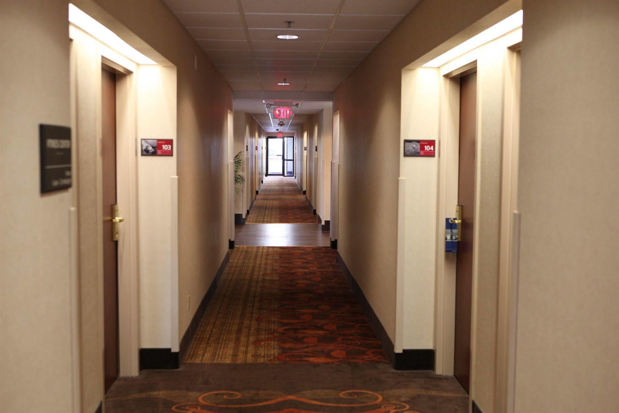 Country Inn & Suites By Radisson, Toronto Mississauga, On Екстериор снимка